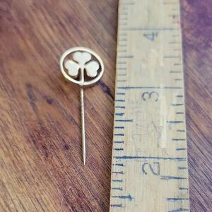 1986 Australian Commonwealth Games Clover Lapel Pin